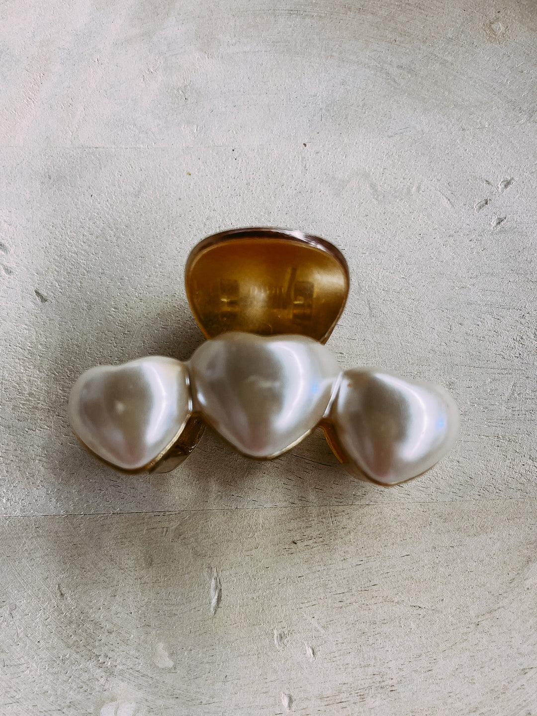 Pearl Heart Gold Claw Clip